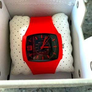 MENS DIESEL RED RUBBER STRAP WATCH.